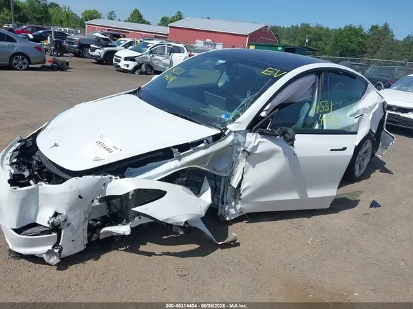 7SAYGDEE3PF610709 2023 TESLA MODEL Y - Image 2