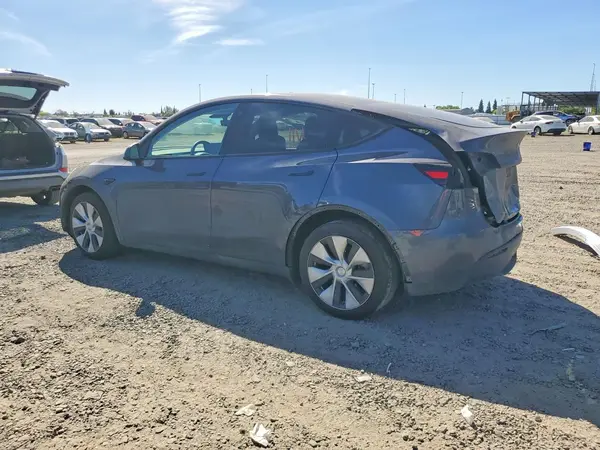 7SAYGDEE3PF619300 2023 TESLA MODEL Y - Image 2
