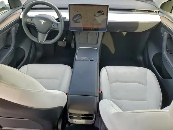 7SAYGDEE3PF621001 2023 TESLA MODEL Y - Image 8