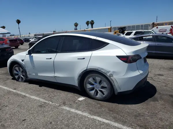 7SAYGDEE3PF622777 2023 TESLA MODEL Y - Image 2