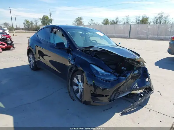 7SAYGDEE3PF638090 2023 TESLA MODEL Y - Image 1