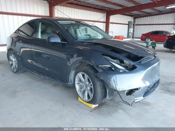 7SAYGDEE3PF644911 2023 TESLA MODEL Y - Image 1