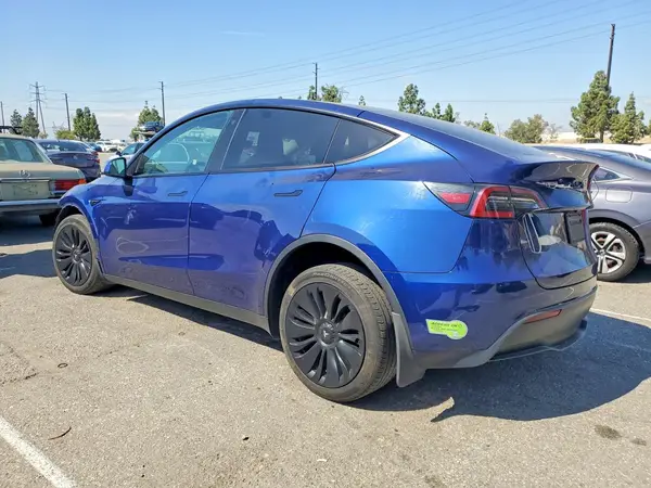 7SAYGDEE3PF647968 2023 TESLA MODEL Y - Image 2