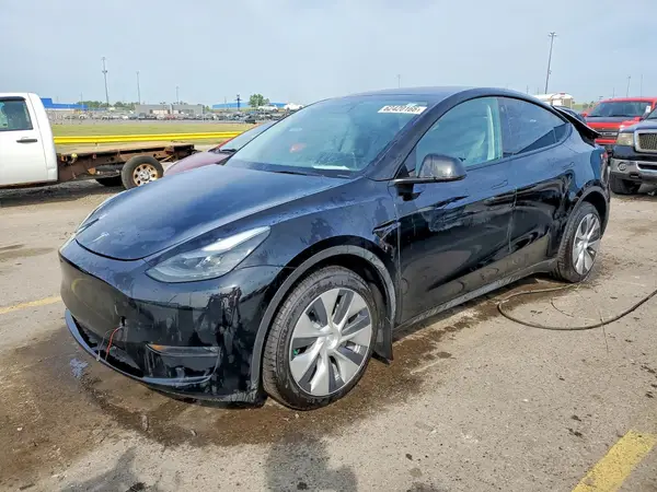 7SAYGDEE3PF663300 2023 TESLA MODEL Y - Image 1