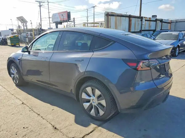 7SAYGDEE3PF664642 2023 TESLA MODEL Y - Image 2
