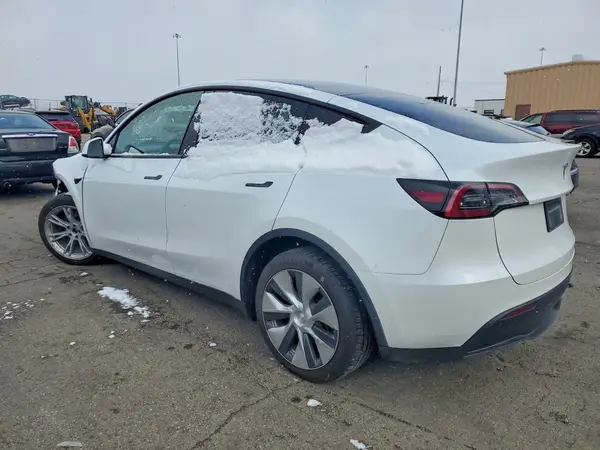 7SAYGDEE3PF666889 2023 TESLA MODEL Y - Image 2