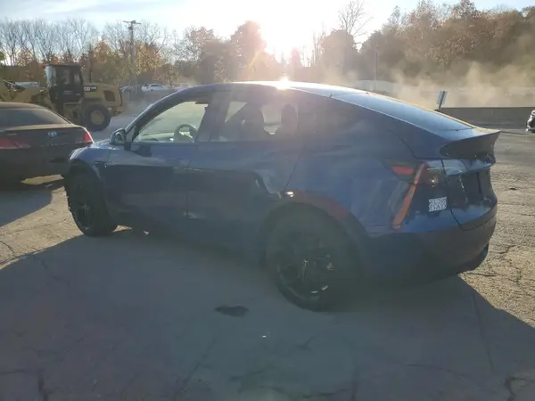 7SAYGDEE3PF667881 2023 TESLA MODEL Y - Image 2