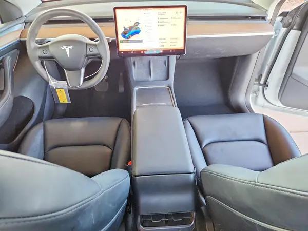 7SAYGDEE3PF675916 2023 TESLA MODEL Y - Image 8