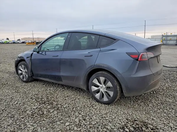 7SAYGDEE3PF683191 2023 TESLA MODEL Y - Image 2