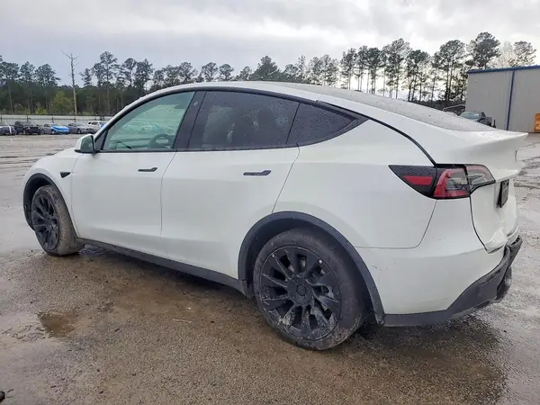 7SAYGDEE3PF690156 2023 TESLA MODEL Y - Image 2