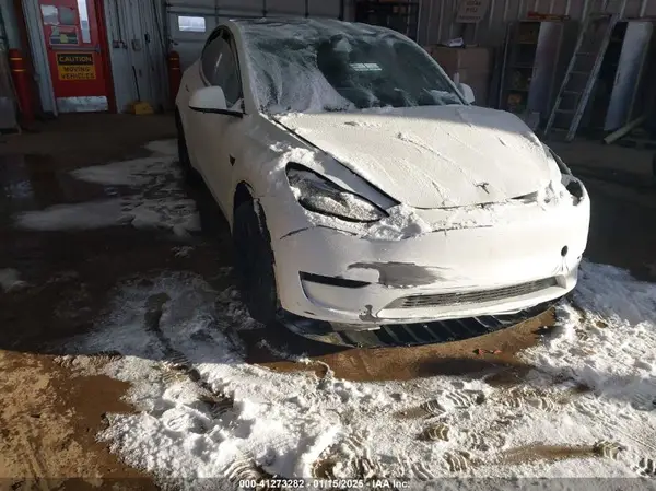 7SAYGDEE3PF690691 2023 TESLA MODEL Y - Image 1