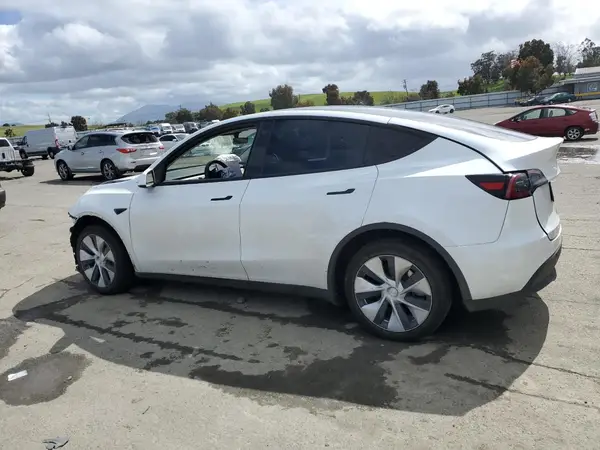 7SAYGDEE3PF693316 2023 TESLA MODEL Y - Image 2