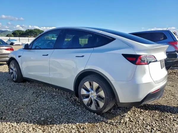 7SAYGDEE3PF700040 2023 TESLA MODEL Y - Image 2
