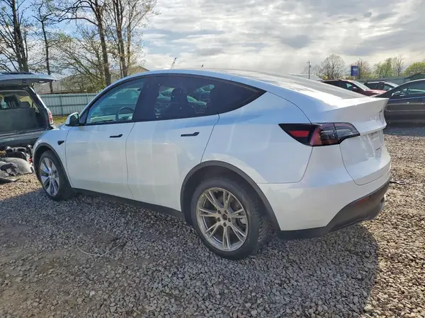 7SAYGDEE3PF700829 2023 TESLA MODEL Y - Image 2