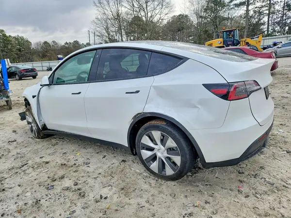 7SAYGDEE3PF701091 2023 TESLA MODEL Y - Image 2