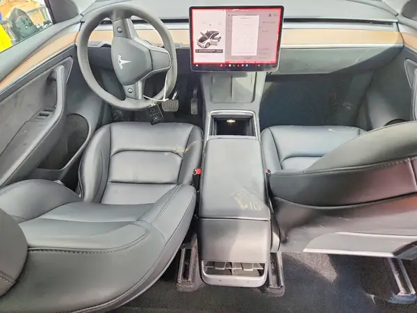 7SAYGDEE3PF702306 2023 TESLA MODEL Y - Image 8