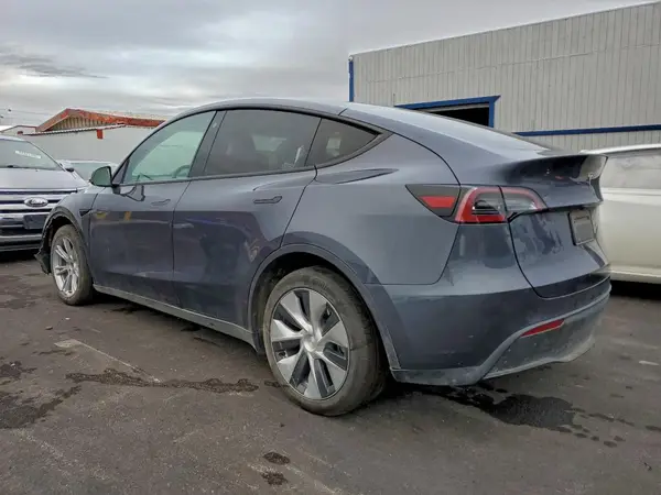 7SAYGDEE3PF714262 2023 TESLA MODEL Y - Image 2