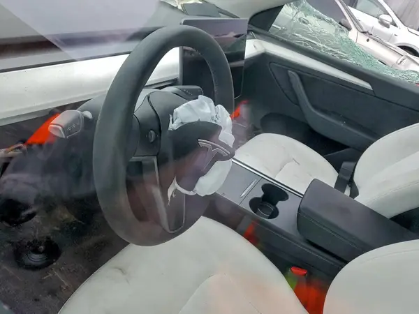7SAYGDEE3PF714262 2023 TESLA MODEL Y - Image 8