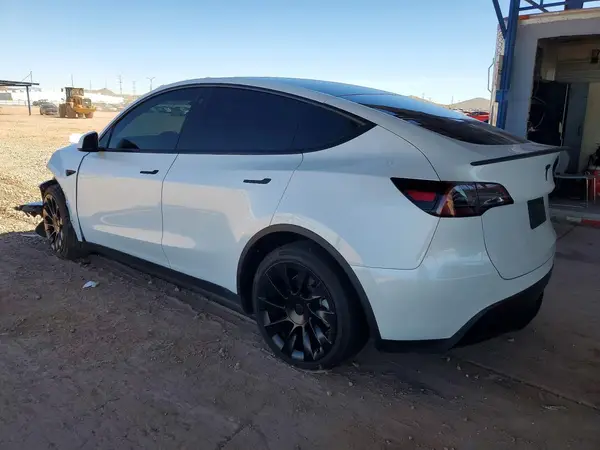 7SAYGDEE3PF748525 2023 TESLA MODEL Y - Image 2