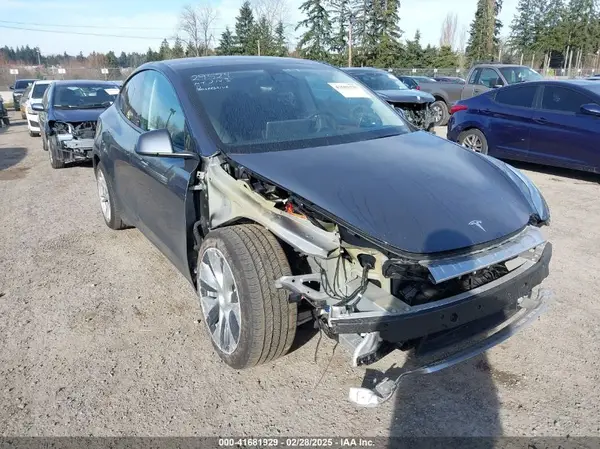 7SAYGDEE3PF760741 2023 TESLA MODEL Y - Image 1