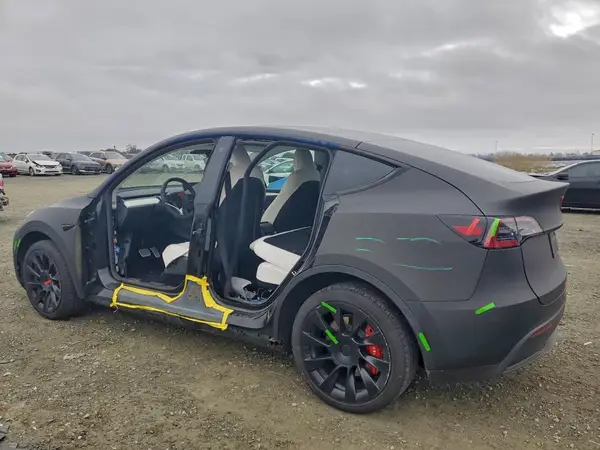 7SAYGDEE3PF764885 2023 TESLA MODEL Y - Image 2