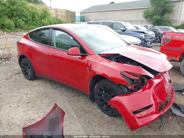 7SAYGDEE3PF766457 2023 TESLA MODEL Y - Image 1