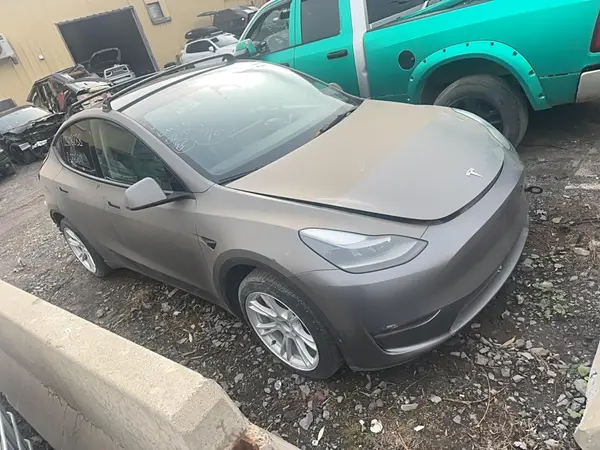 7SAYGDEE3PF772601 2023 TESLA MODEL Y - Image 1