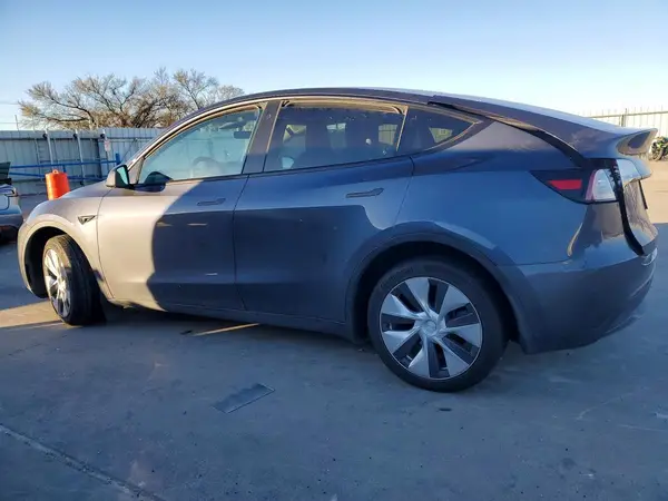 7SAYGDEE3PF785574 2023 TESLA MODEL Y - Image 2