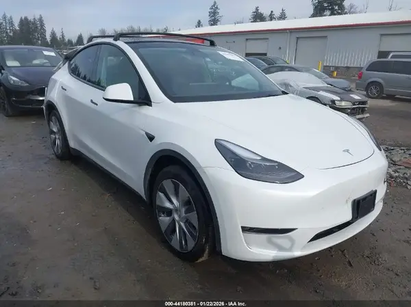 7SAYGDEE3PF788474 2023 TESLA MODEL Y - Image 1