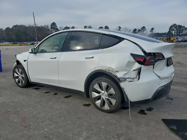 7SAYGDEE3PF791715 2023 TESLA MODEL Y - Image 2