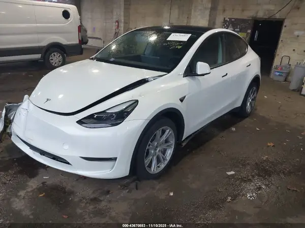 7SAYGDEE3PF792413 2023 TESLA MODEL Y - Image 2