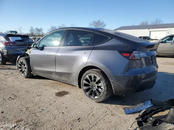 7SAYGDEE3PF796588 2023 TESLA MODEL Y - Image 2