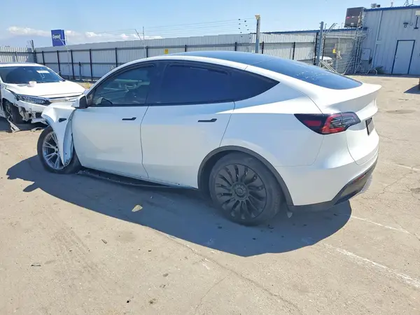 7SAYGDEE3PF801207 2023 TESLA MODEL Y - Image 2