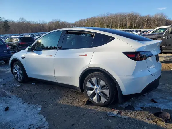 7SAYGDEE3PF803653 2023 TESLA MODEL Y - Image 2