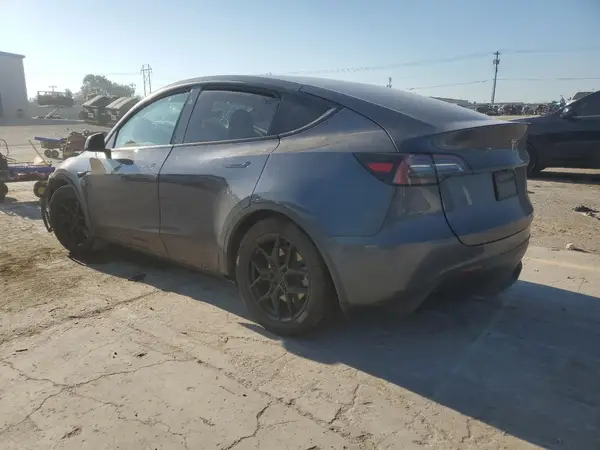 7SAYGDEE3PF803684 2023 TESLA MODEL Y - Image 2