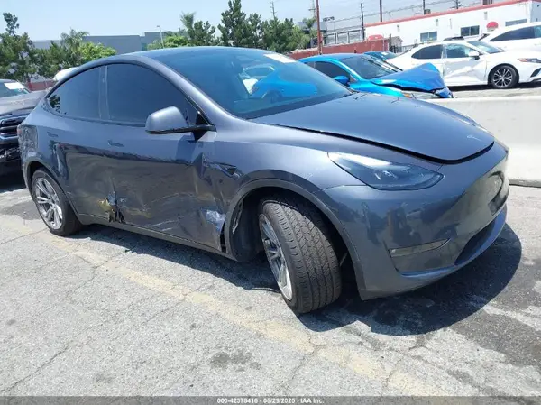 7SAYGDEE3PF806715 2023 TESLA MODEL Y - Image 1