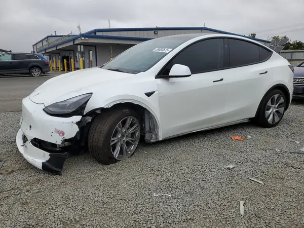 7SAYGDEE3PF811137 2023 TESLA MODEL Y - Image 1