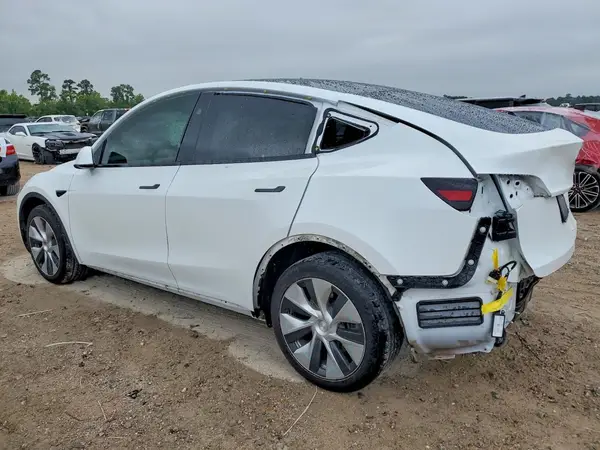 7SAYGDEE3PF814474 2023 TESLA MODEL Y - Image 2