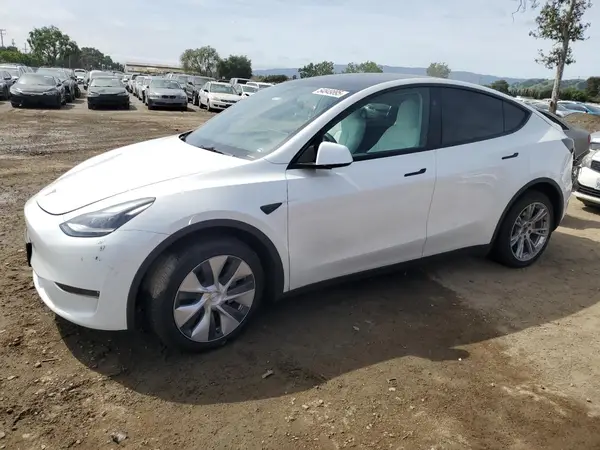 7SAYGDEE3PF815088 2023 TESLA MODEL Y - Image 1