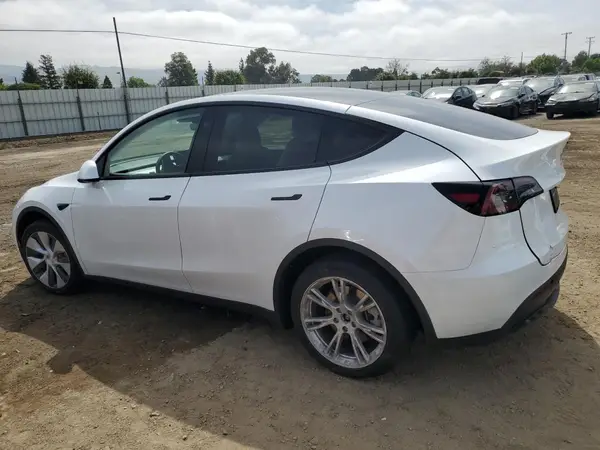 7SAYGDEE3PF815088 2023 TESLA MODEL Y - Image 2