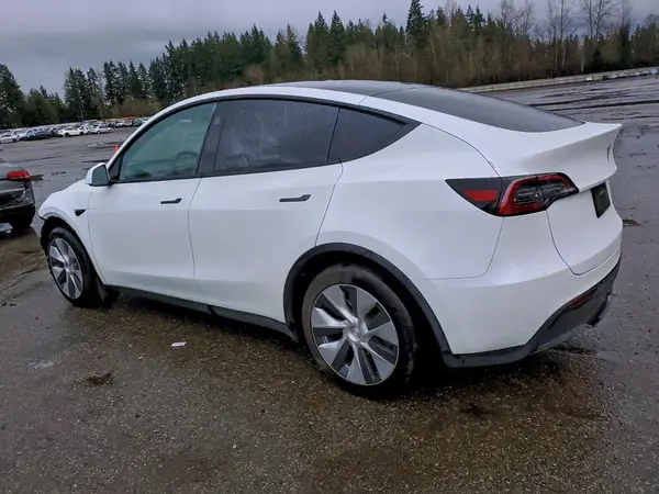 7SAYGDEE3PF815477 2023 TESLA MODEL Y - Image 2
