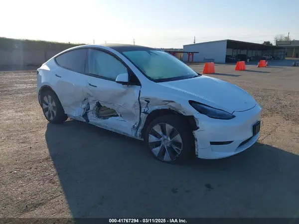 7SAYGDEE3PF817097 2023 TESLA MODEL Y - Image 1