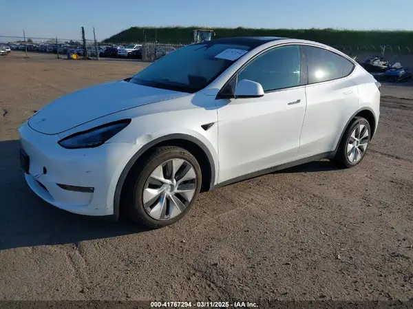 7SAYGDEE3PF817097 2023 TESLA MODEL Y - Image 2