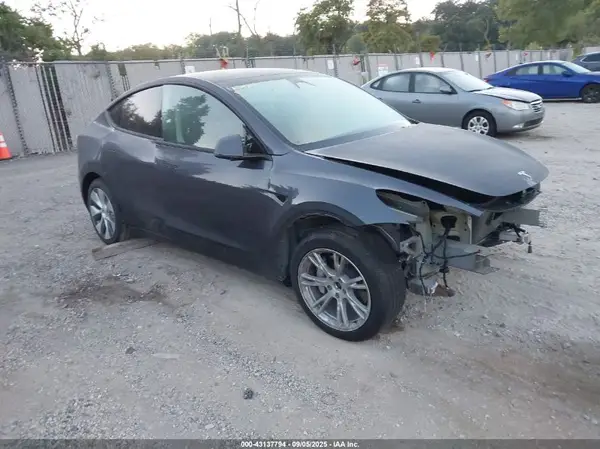 7SAYGDEE3PF829217 2023 TESLA MODEL Y - Image 1