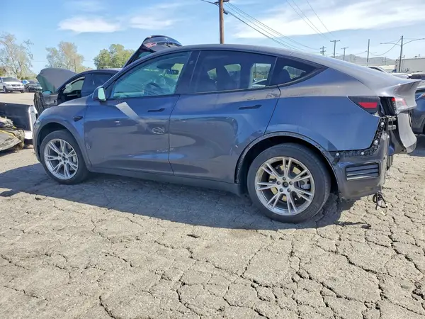 7SAYGDEE3PF829914 2023 TESLA MODEL Y - Image 2