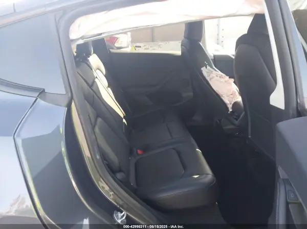7SAYGDEE3PF831212 2023 TESLA MODEL Y - Image 8