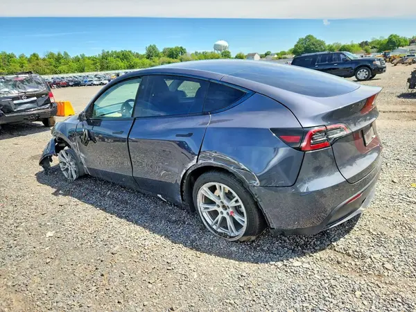 7SAYGDEE3PF838905 2023 TESLA MODEL Y - Image 2
