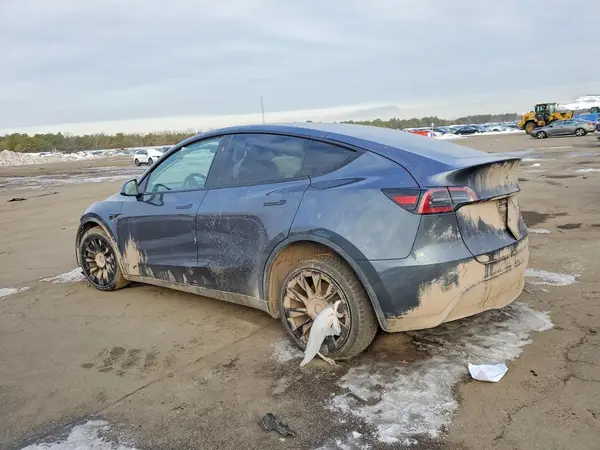 7SAYGDEE3PF850620 2023 TESLA MODEL Y - Image 2