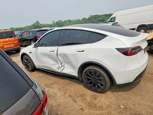 7SAYGDEE3PF863643 2023 TESLA MODEL Y - Image 2