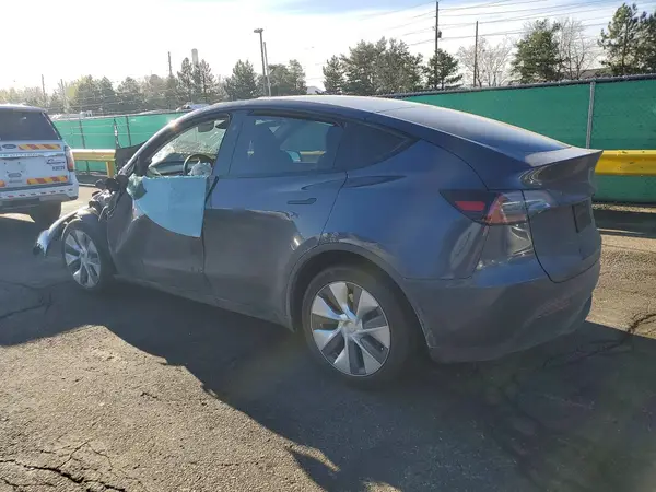 7SAYGDEE3PF864985 2023 TESLA MODEL Y - Image 2